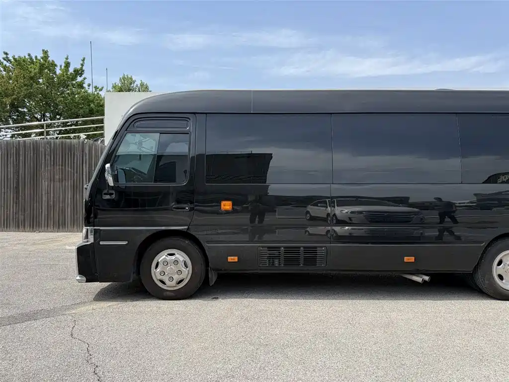 Toyota Coaster 2023 — фото 3
