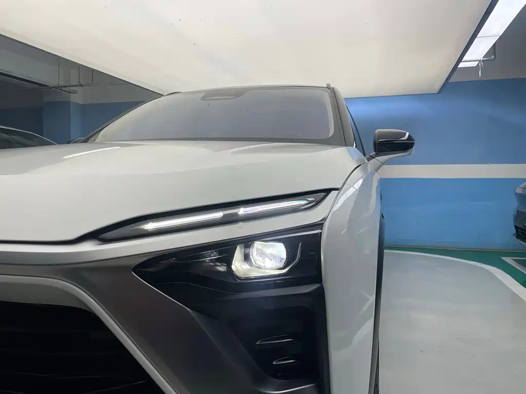 NIO ES8 2019
