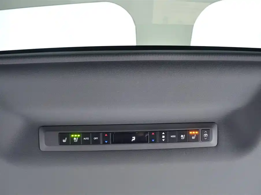 Toyota Granvia 2025 — фото 10
