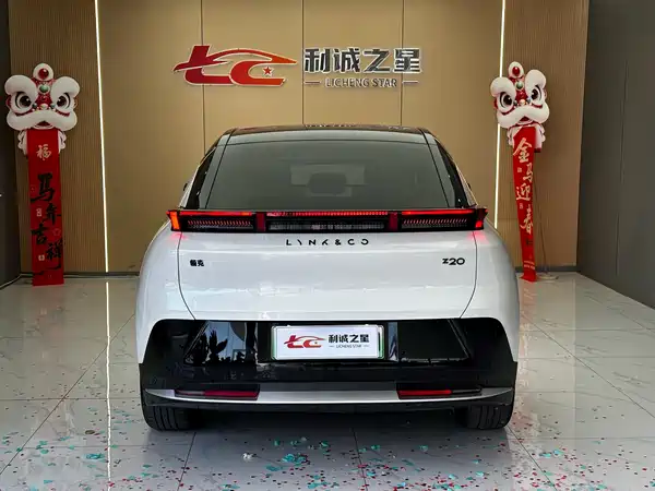 Lynk & Co Z20 2025