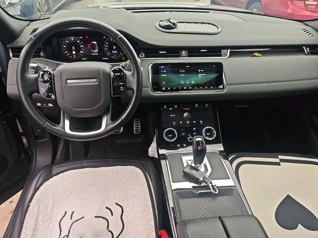 Land Rover Evoque 2020 — фото 10