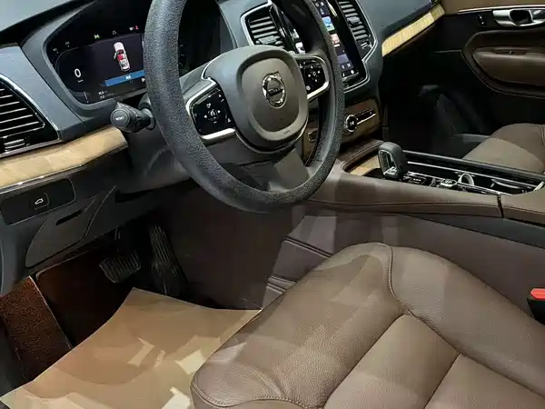 Volvo XC90 2025