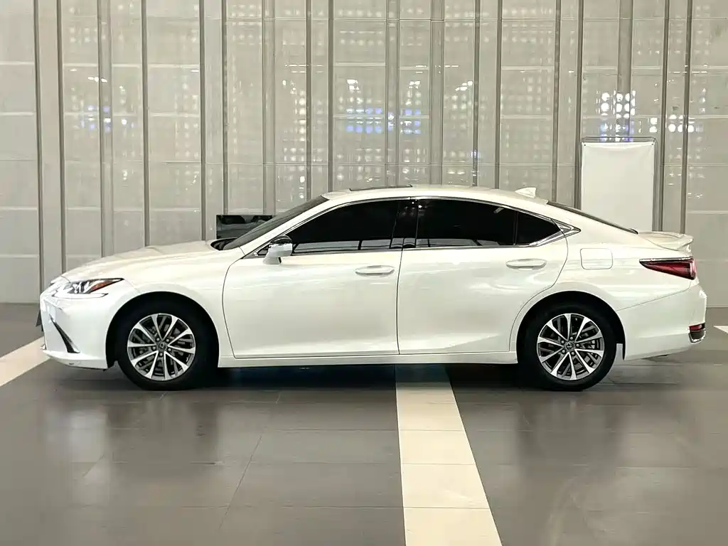 Lexus ES 2024 — фото 3