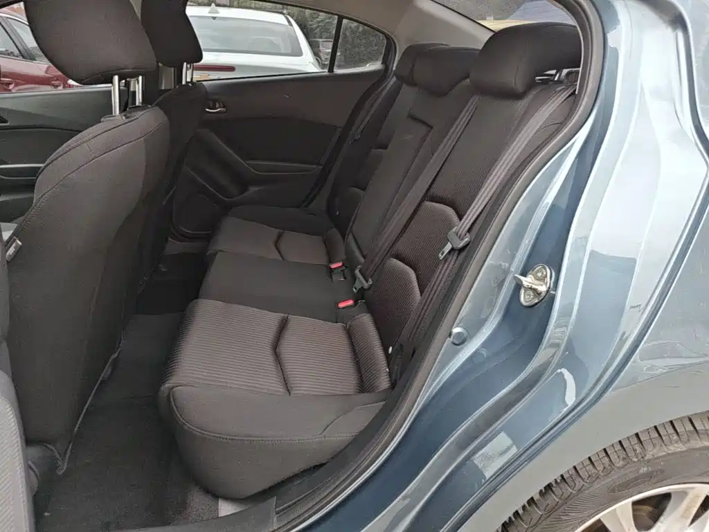 Mazda 3 Axela 2016 — фото 17