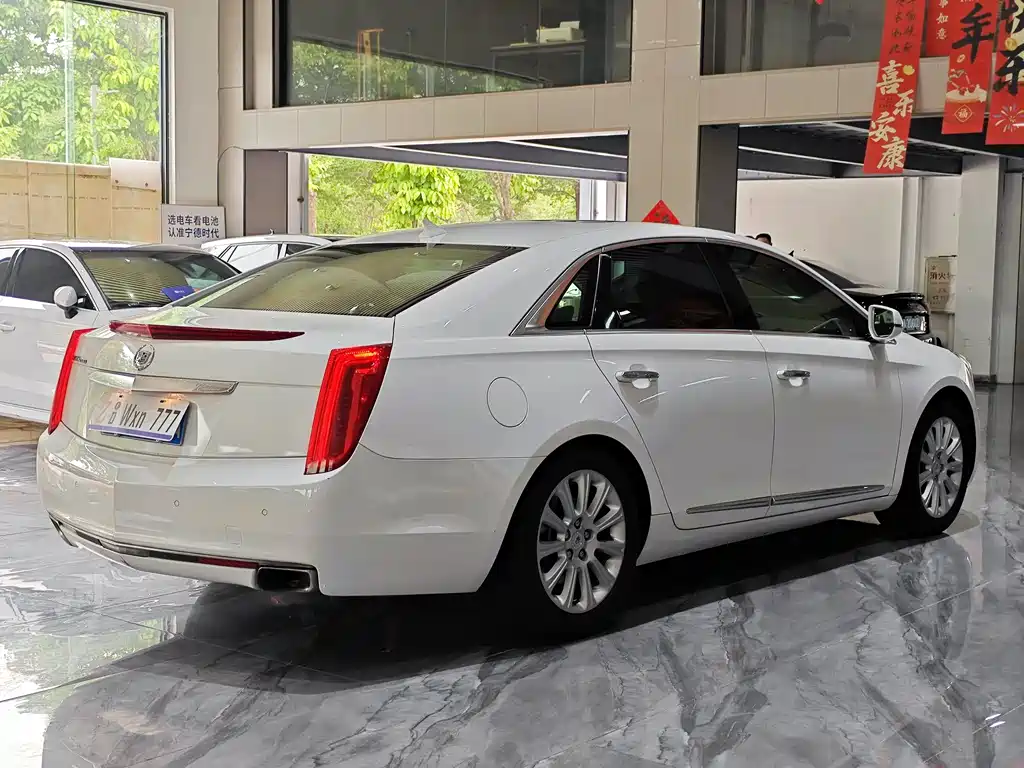Cadillac XTS 2013 — фото 30