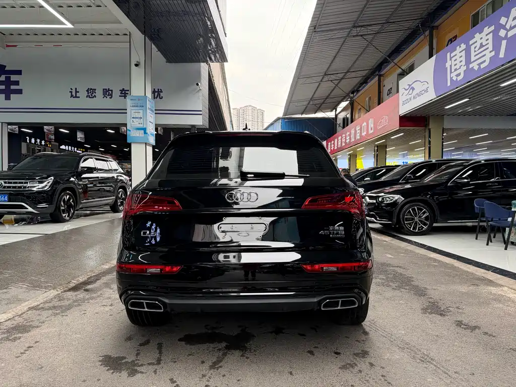 Audi Q5L 2023 — фото 26