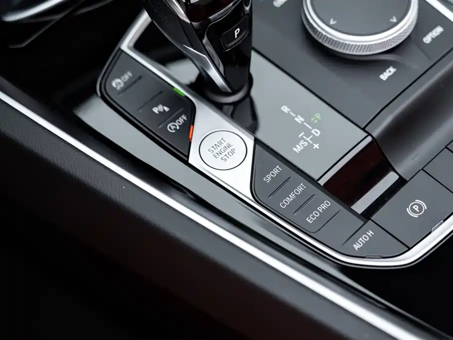 BMW Z4 2025 — фото 17