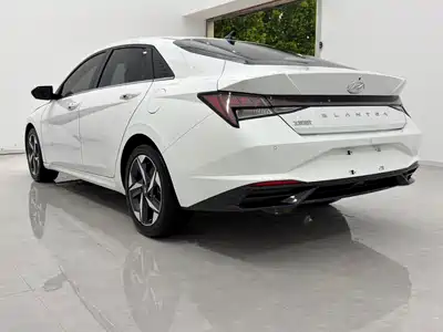 Hyundai Elantra 2022