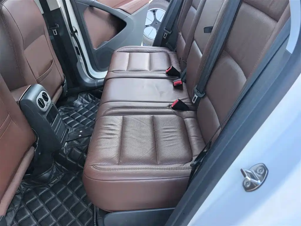 Volkswagen Tiguan 2015 — фото 15