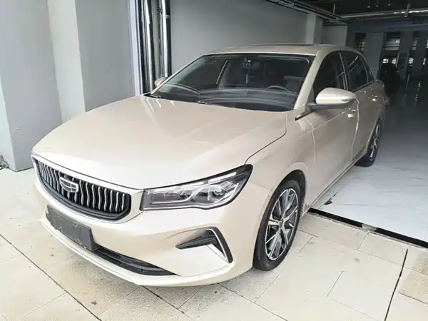Geely Emgrand 2022
