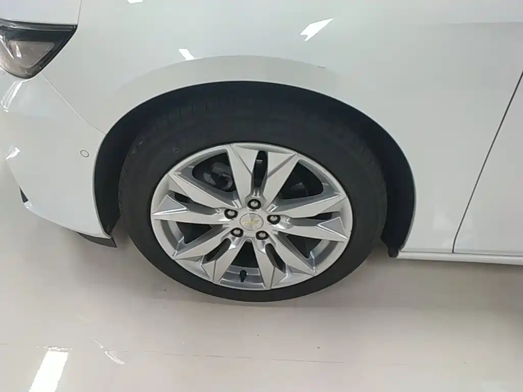 Chevrolet Malibu XL 2017 — фото 23
