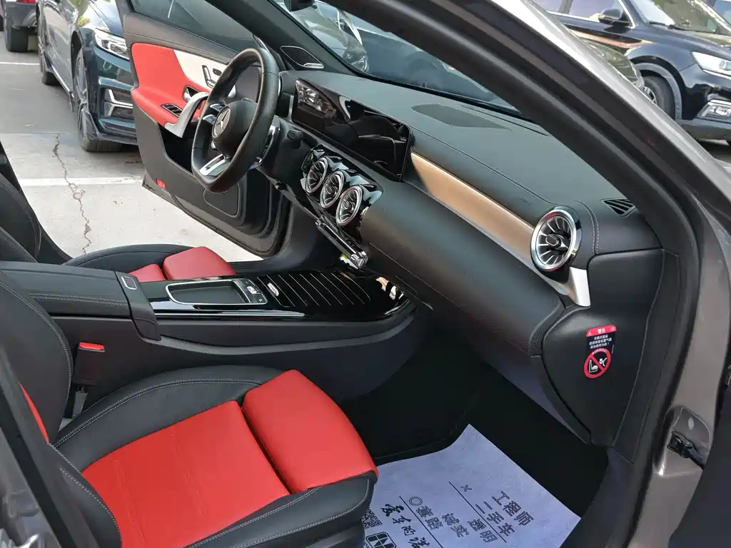Mercedes-Benz A-Class AMG 2024 — фото 15