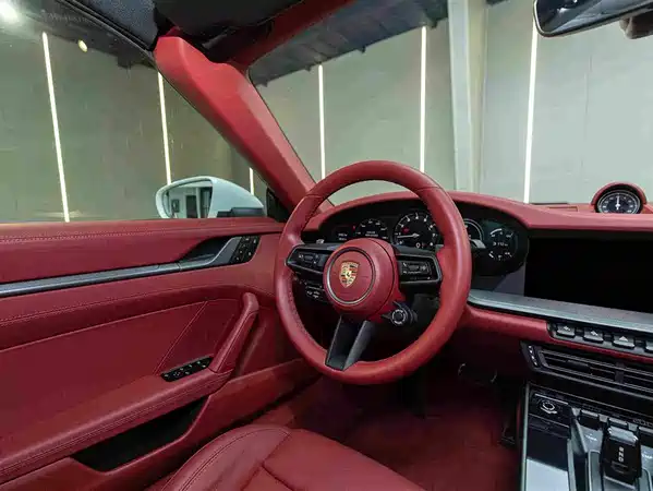 Porsche 911 2023