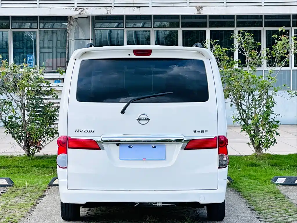 Nissan NV200 2013 — фото 13