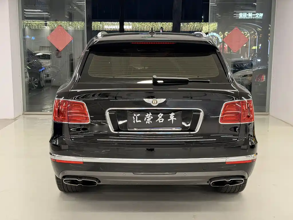 Bentley Bentayga 2019 — фото 17