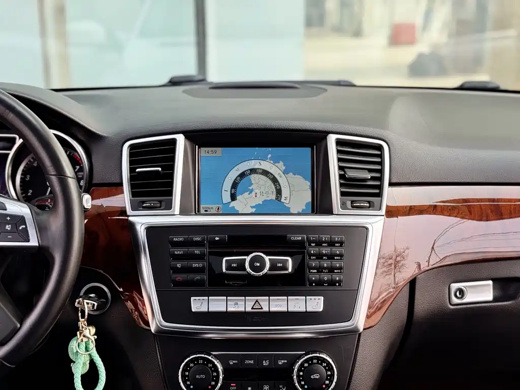 Mercedes-Benz M-Class 2015 — фото 13