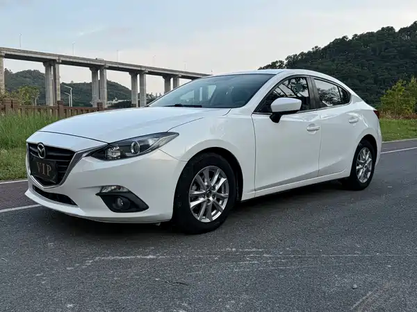 Mazda 3 Axela 2016