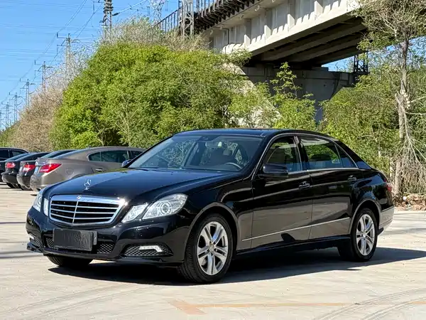 Mercedes-Benz E-Class 2010