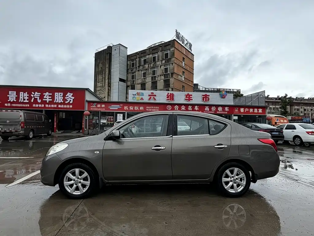 Nissan Sunny 2011