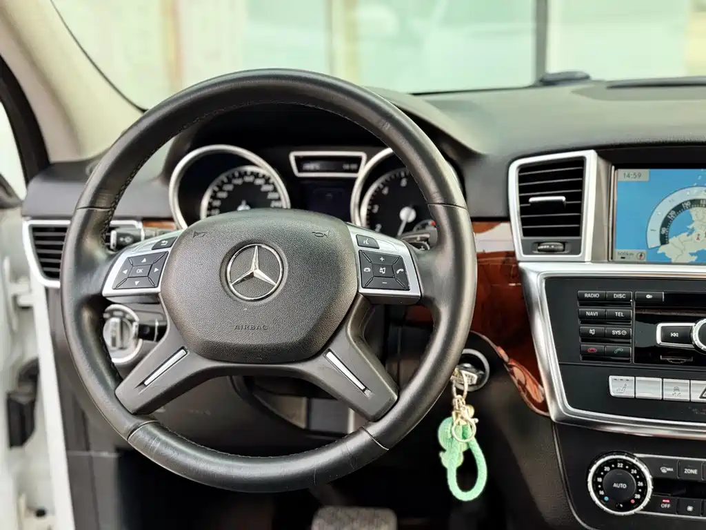 Mercedes-Benz M-Class 2015 — фото 14