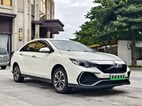 Venucia D60 EV 2022