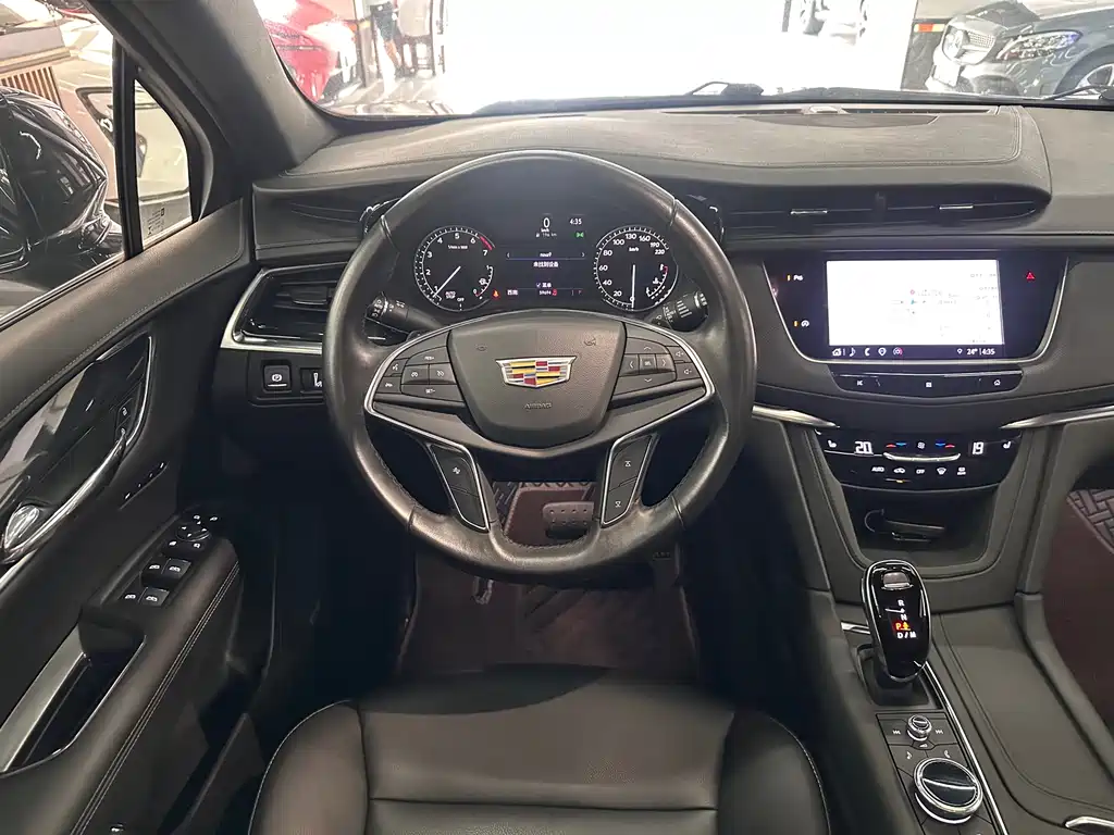 Cadillac XT5 2021 — фото 11