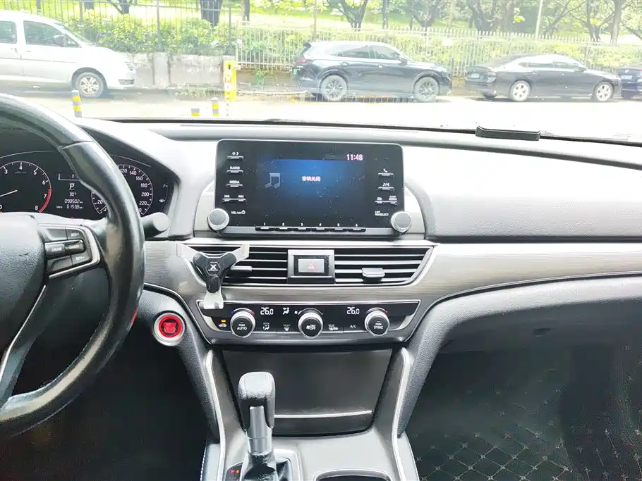 Honda Accord 2020 — фото 13