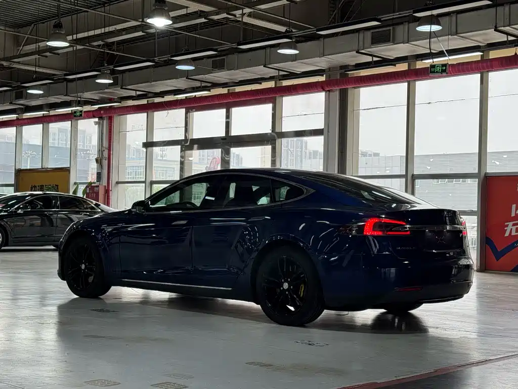 Tesla Model S 2016