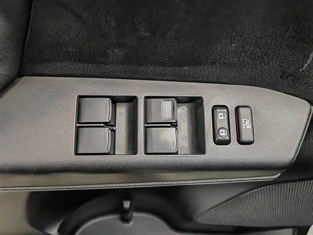 Toyota RAV4 2017 — фото 9
