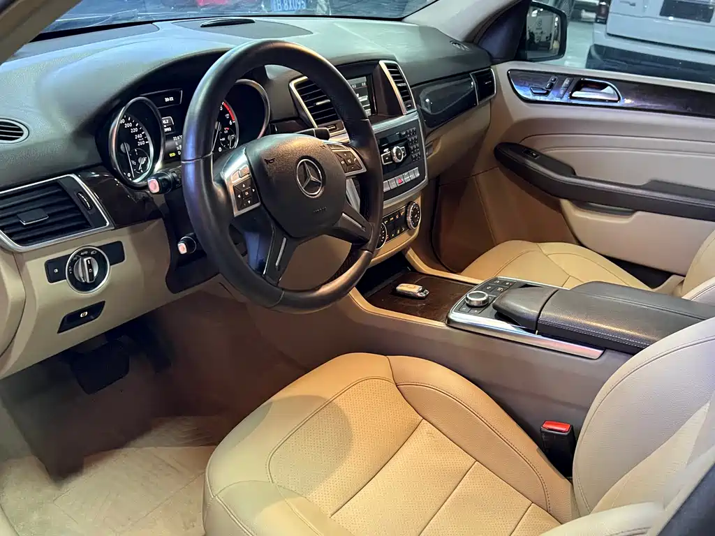 Mercedes-Benz M-Class 2014 — фото 15