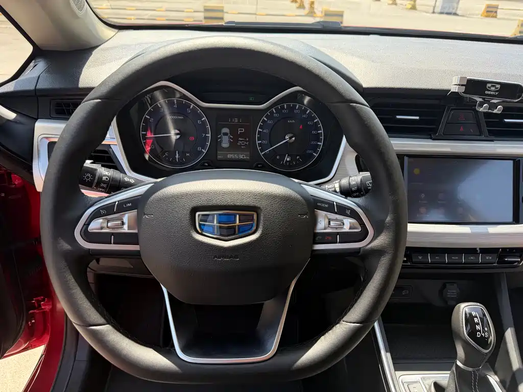 Geely Vision X3 2019 — фото 11