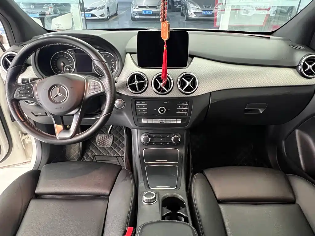 Mercedes-Benz B-Class 2018 — фото 12