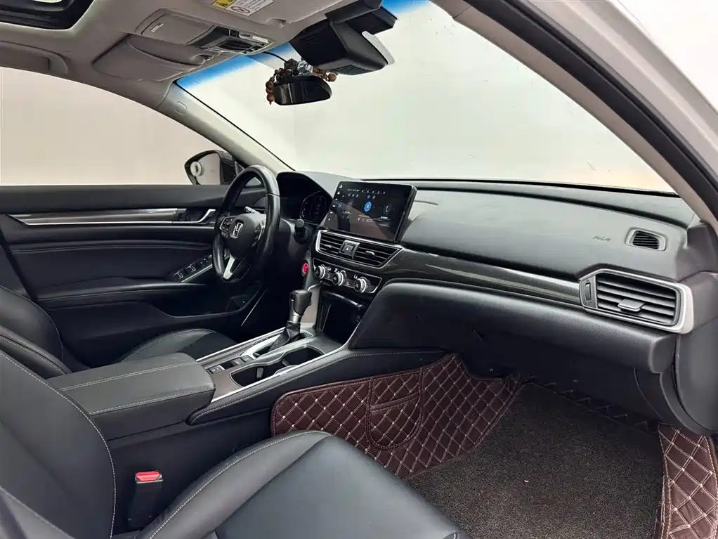Honda Accord 2022 — фото 11