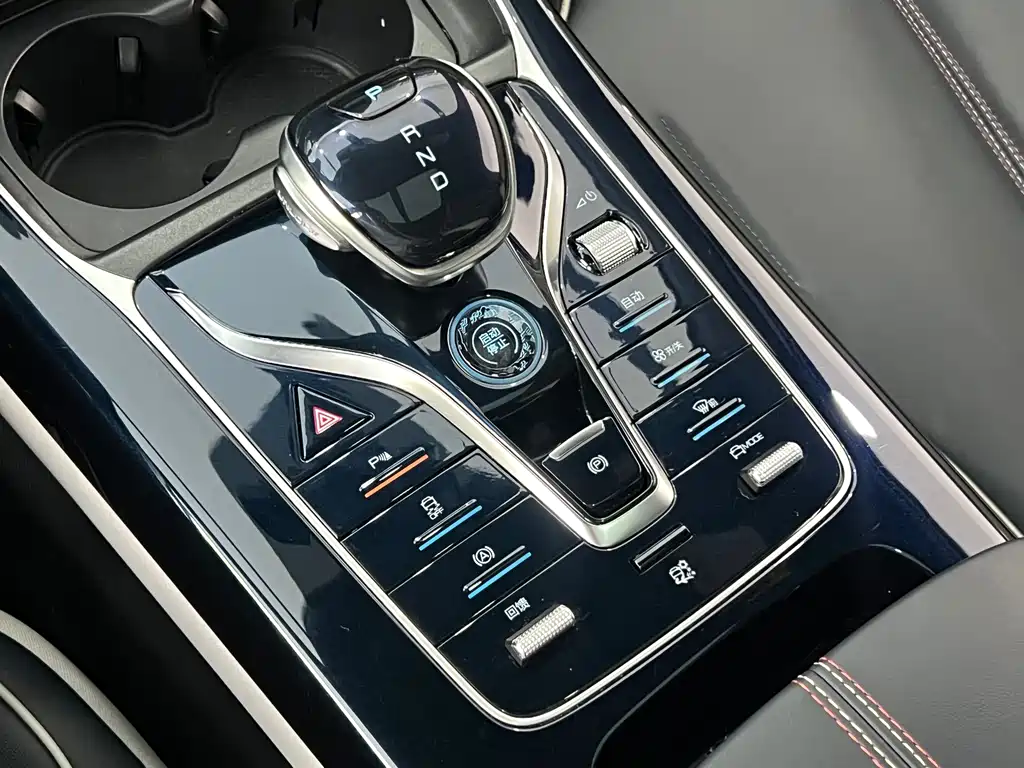 BYD Qin PLUS 2022 — фото 18