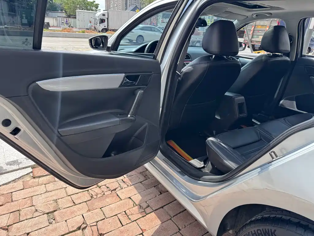 Volkswagen Gran Lavida 2015 — фото 13