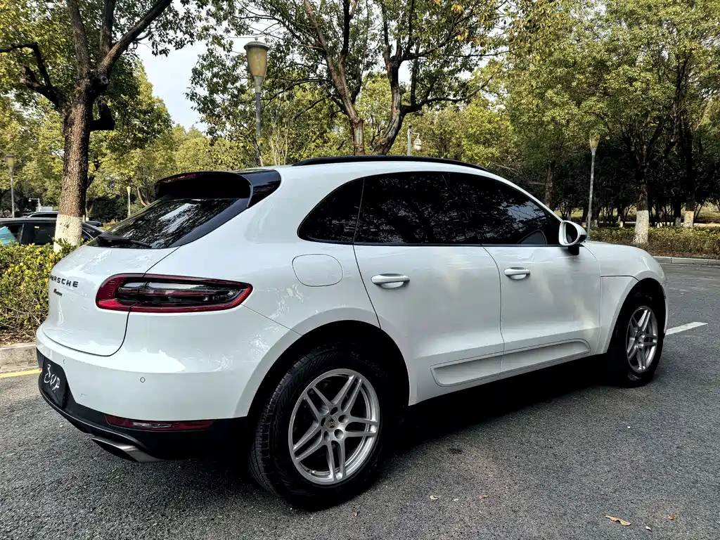 Porsche Macan 2016 — фото 14