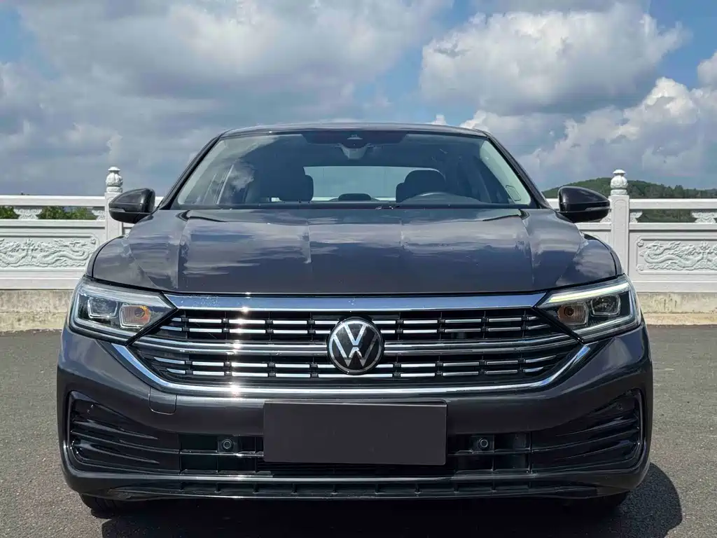 Volkswagen Sagitar 2022