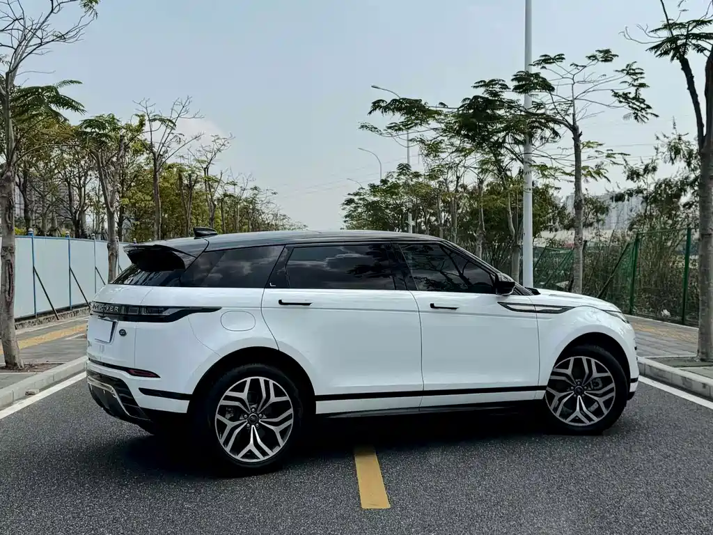 Land Rover Range Rover Evoque 2023 — фото 9