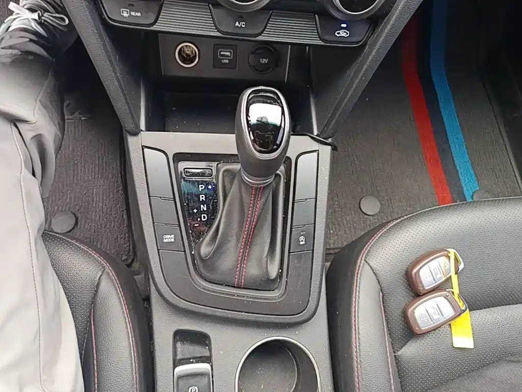 Hyundai Elantra 2020 — фото 14