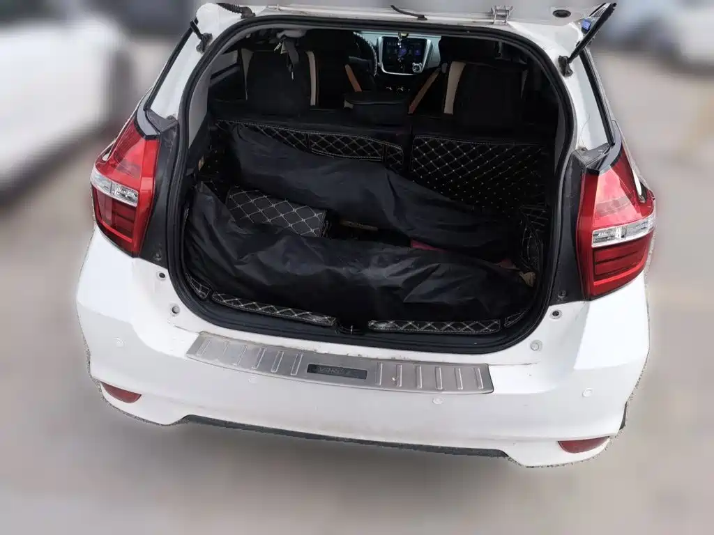 Toyota Yaris L 2019 — фото 10