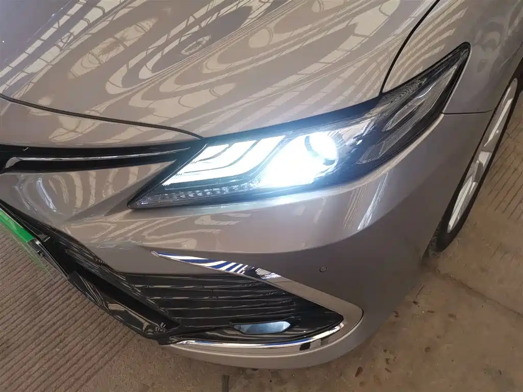 Toyota Camry 2022 — фото 24