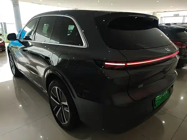 Li Auto L6 2025
