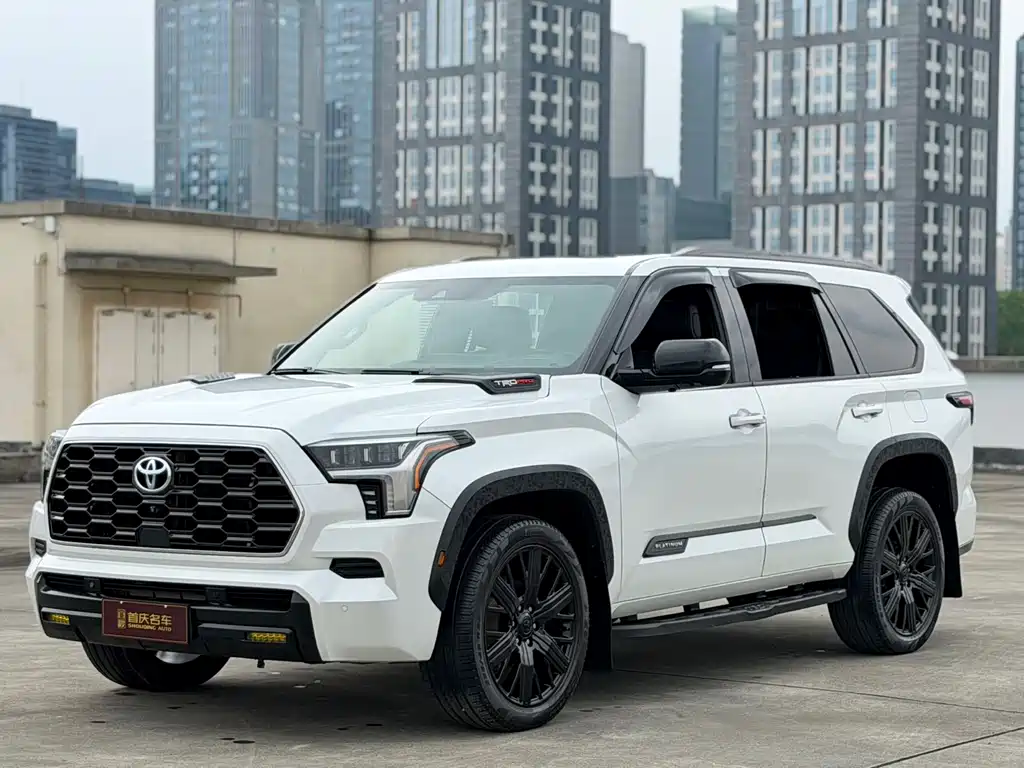 Toyota Sequoia 2023 — фото 3