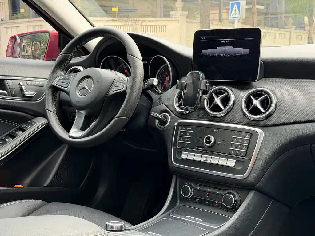 Mercedes-Benz GLA 2018 — фото 9