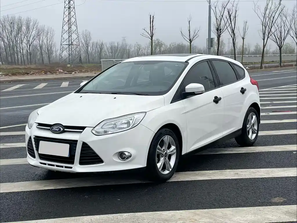 Ford Focus 2015 — фото 3