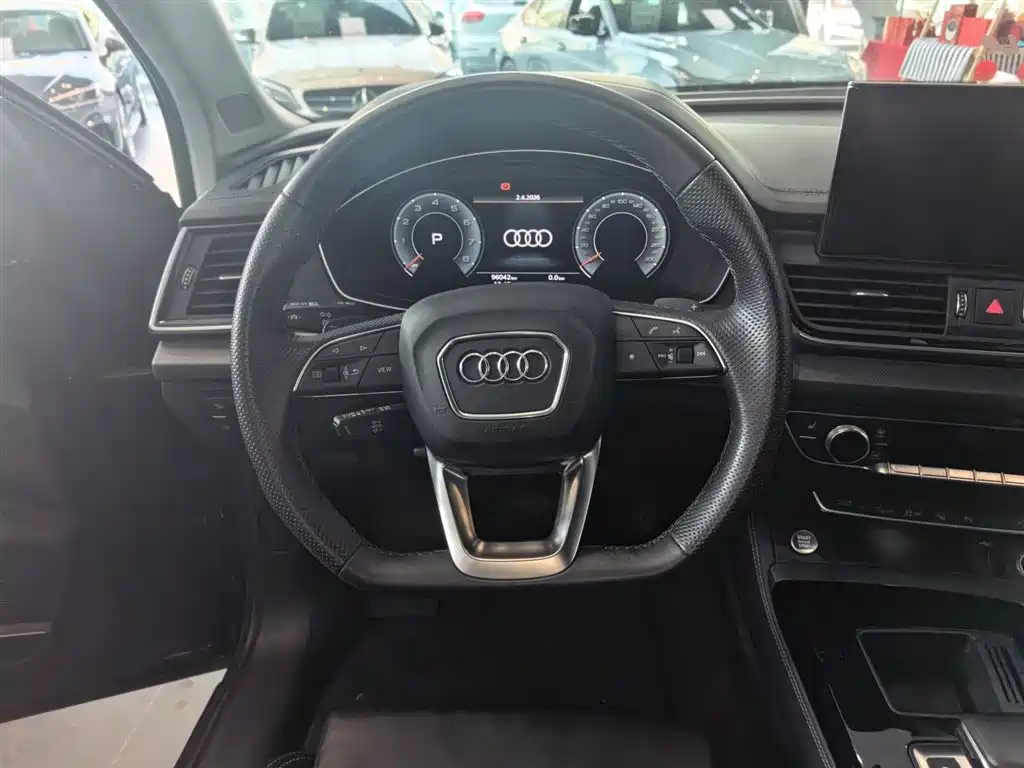 Audi Q5L 2023 — фото 7