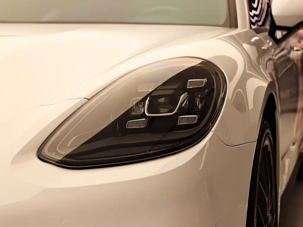 Porsche Panamera 2018 — фото 36