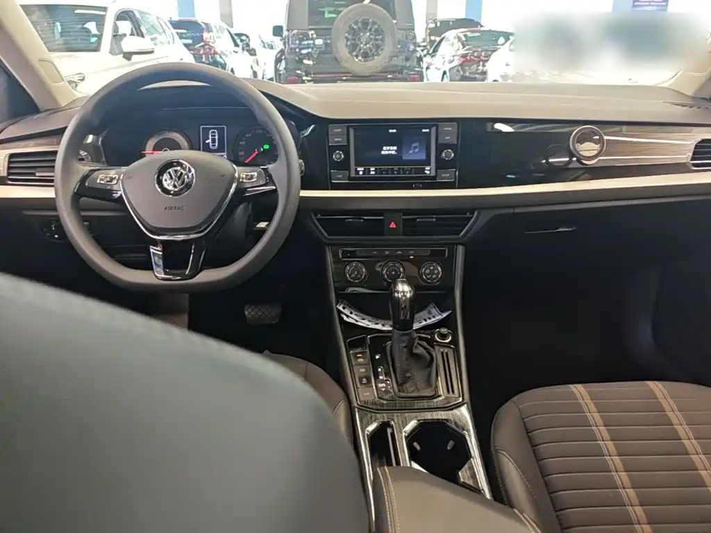 Volkswagen Lavida 2019 — фото 10