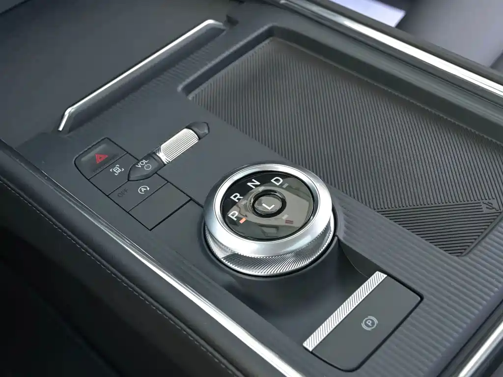 Ford Mondeo 2025 — фото 18