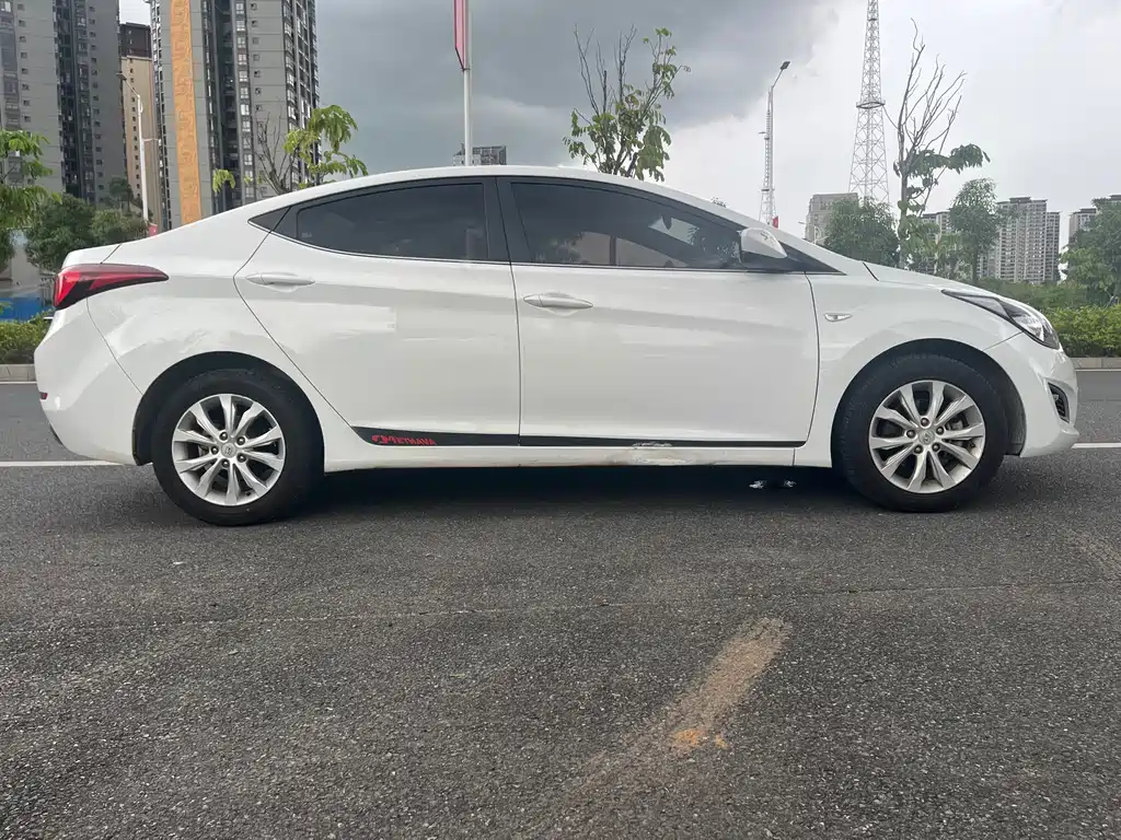 Hyundai Elantra 2017